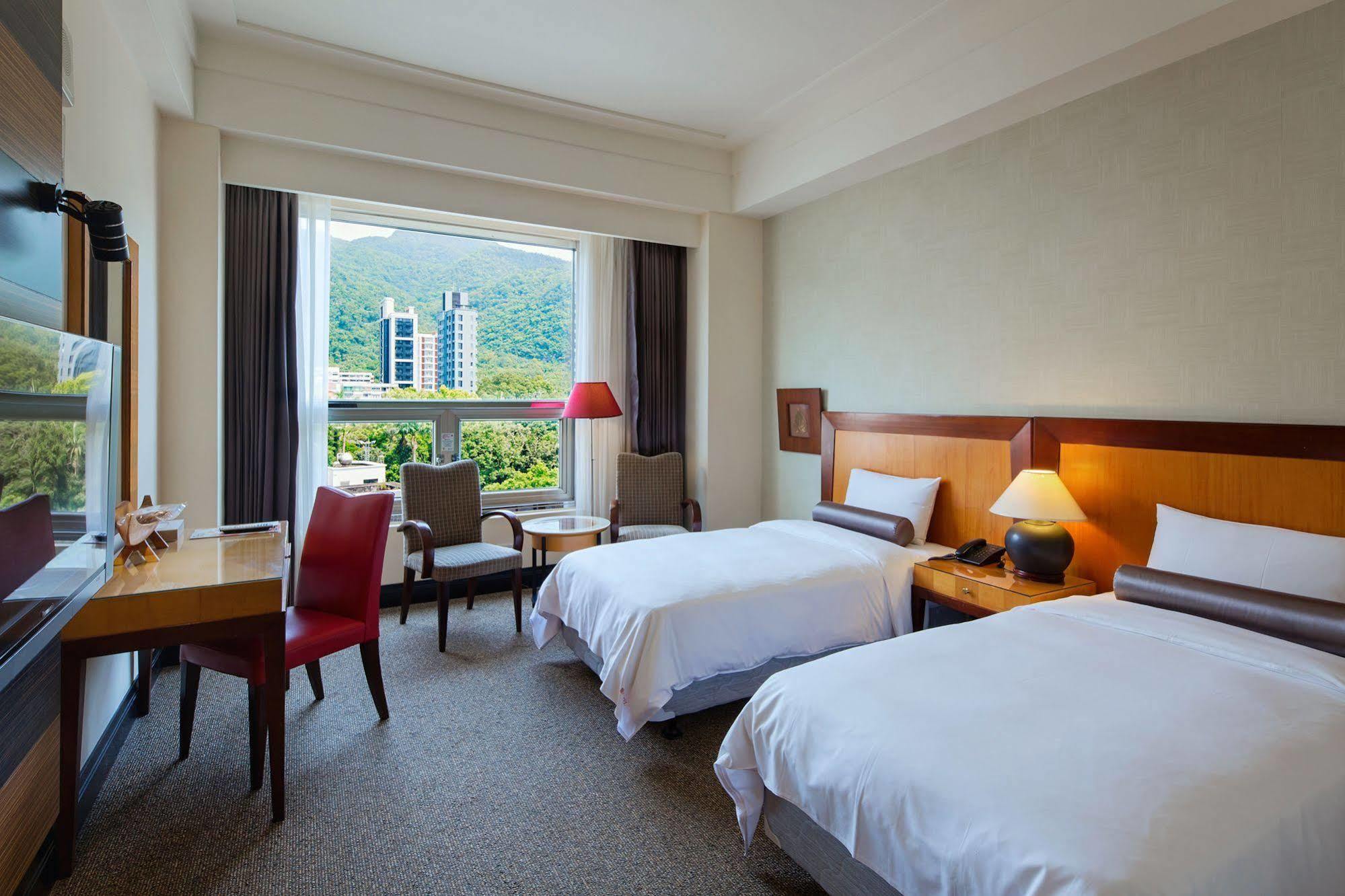 Hotel Les Champs Jiaoxi Exteriör bild