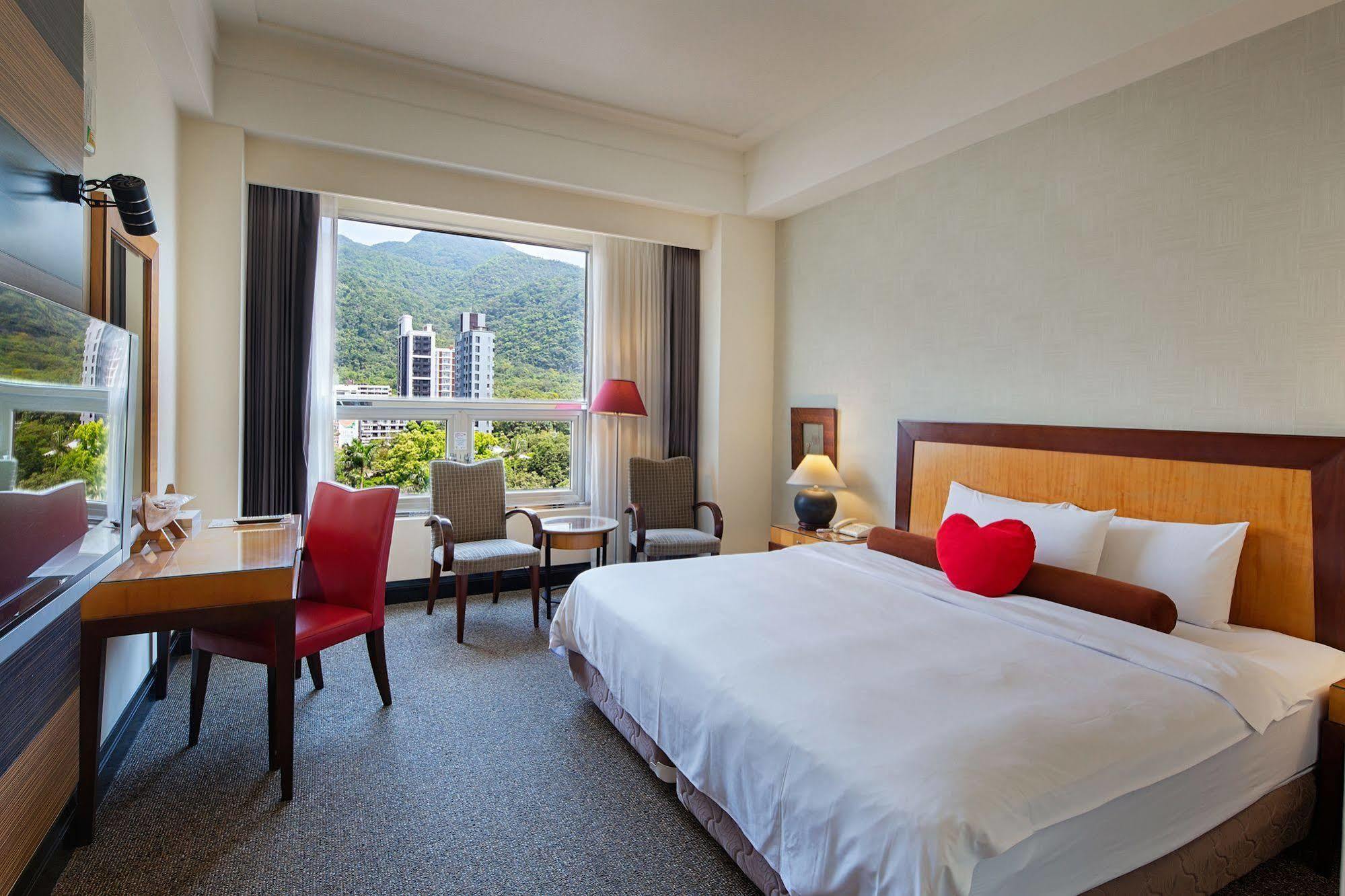 Hotel Les Champs Jiaoxi Exteriör bild