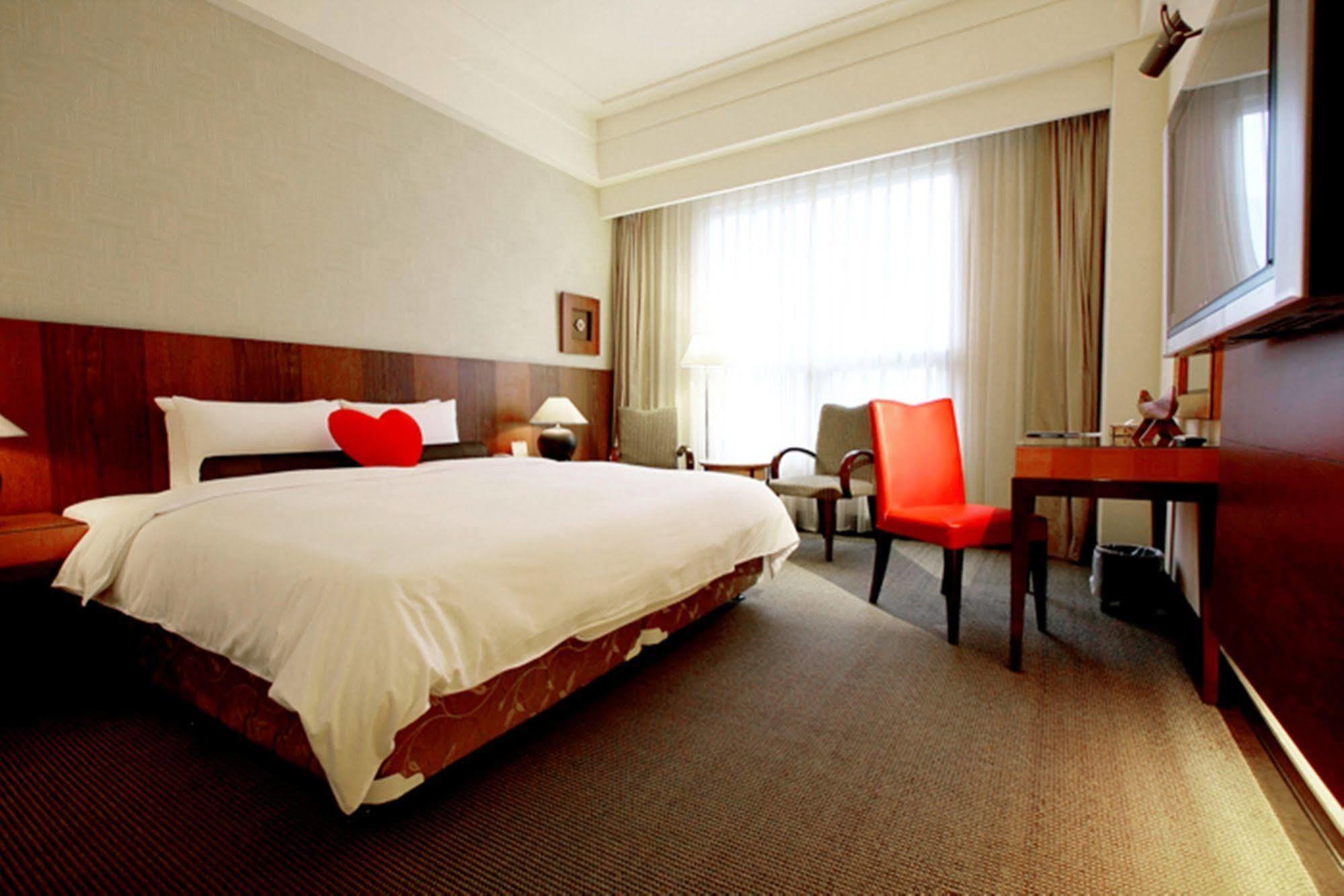 Hotel Les Champs Jiaoxi Exteriör bild